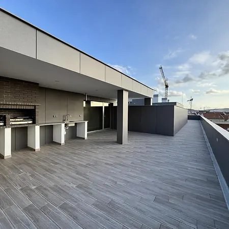 Nina Da - By Sch Apartment *