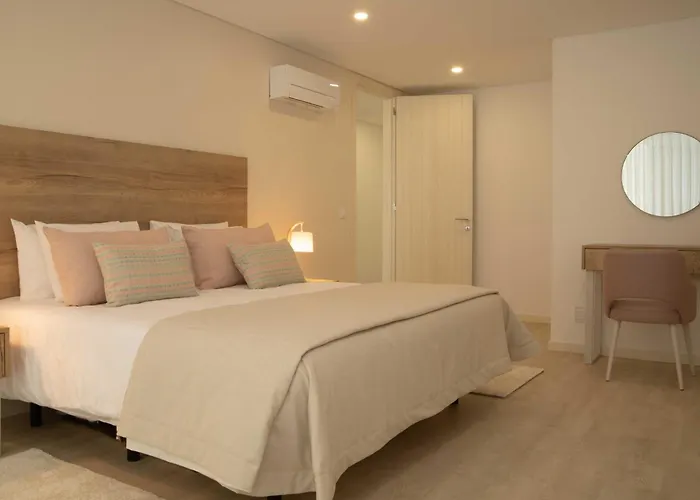 Nina Da - By Sch Apartament Nazaré